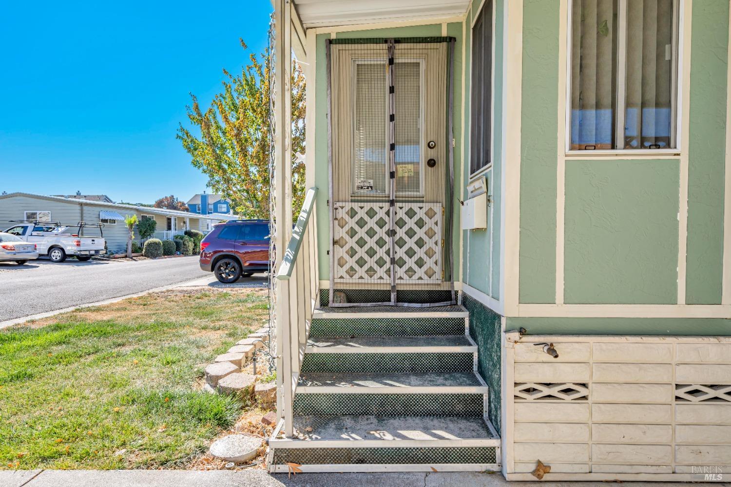 Detail Gallery Image 5 of 38 For 300 E H St #225,  Benicia,  CA 94510 - 2 Beds | 1 Baths