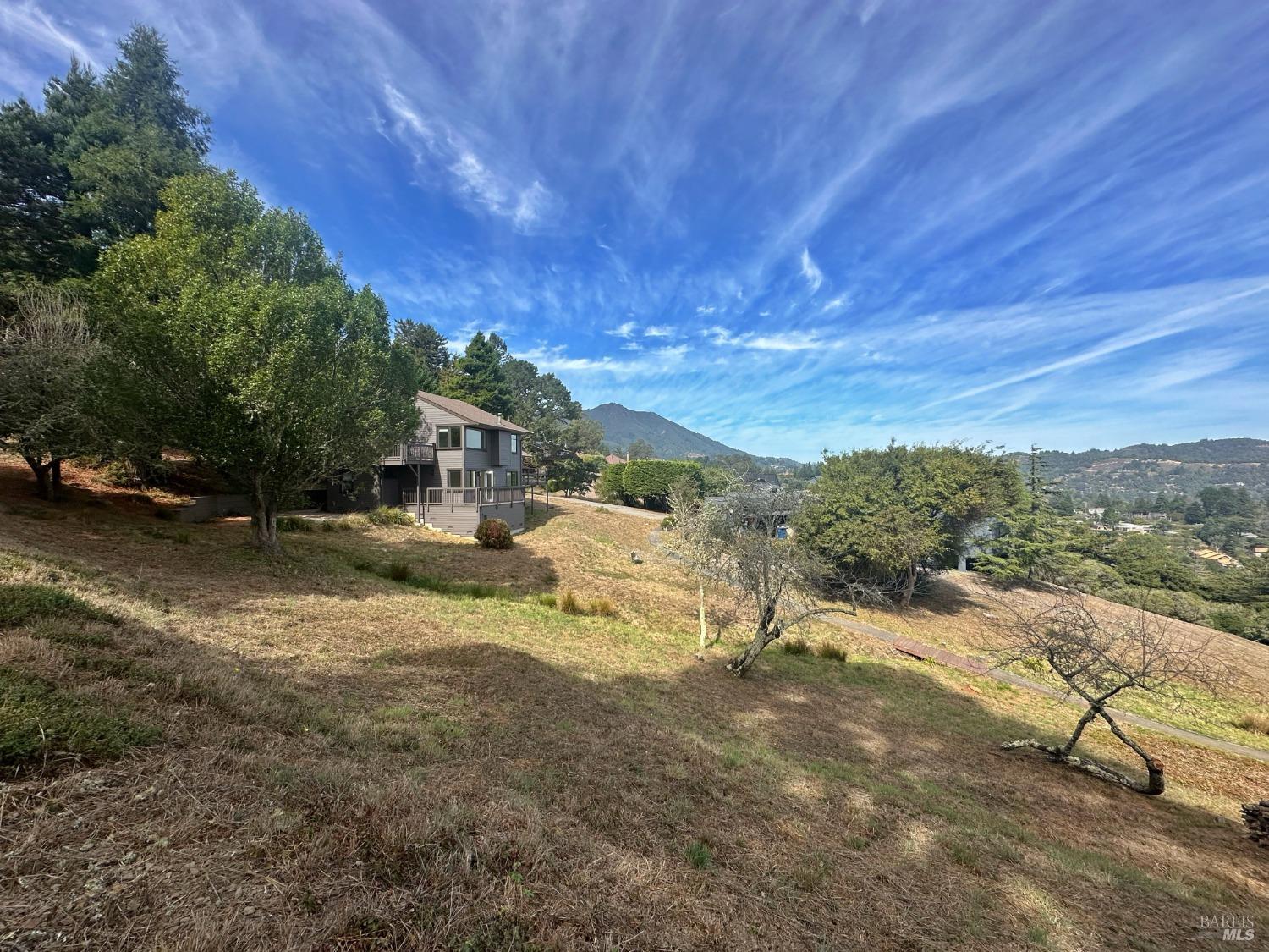 Detail Gallery Image 15 of 45 For 620 Amaranth Blvd, Mill Valley,  CA 94941 - 3 Beds | 2 Baths