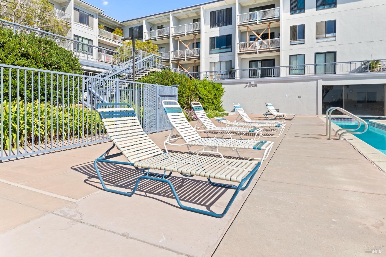 Detail Gallery Image 47 of 49 For 1 Captain Dr #D255,  Emeryville,  CA 94608 - 1 Beds | 1 Baths