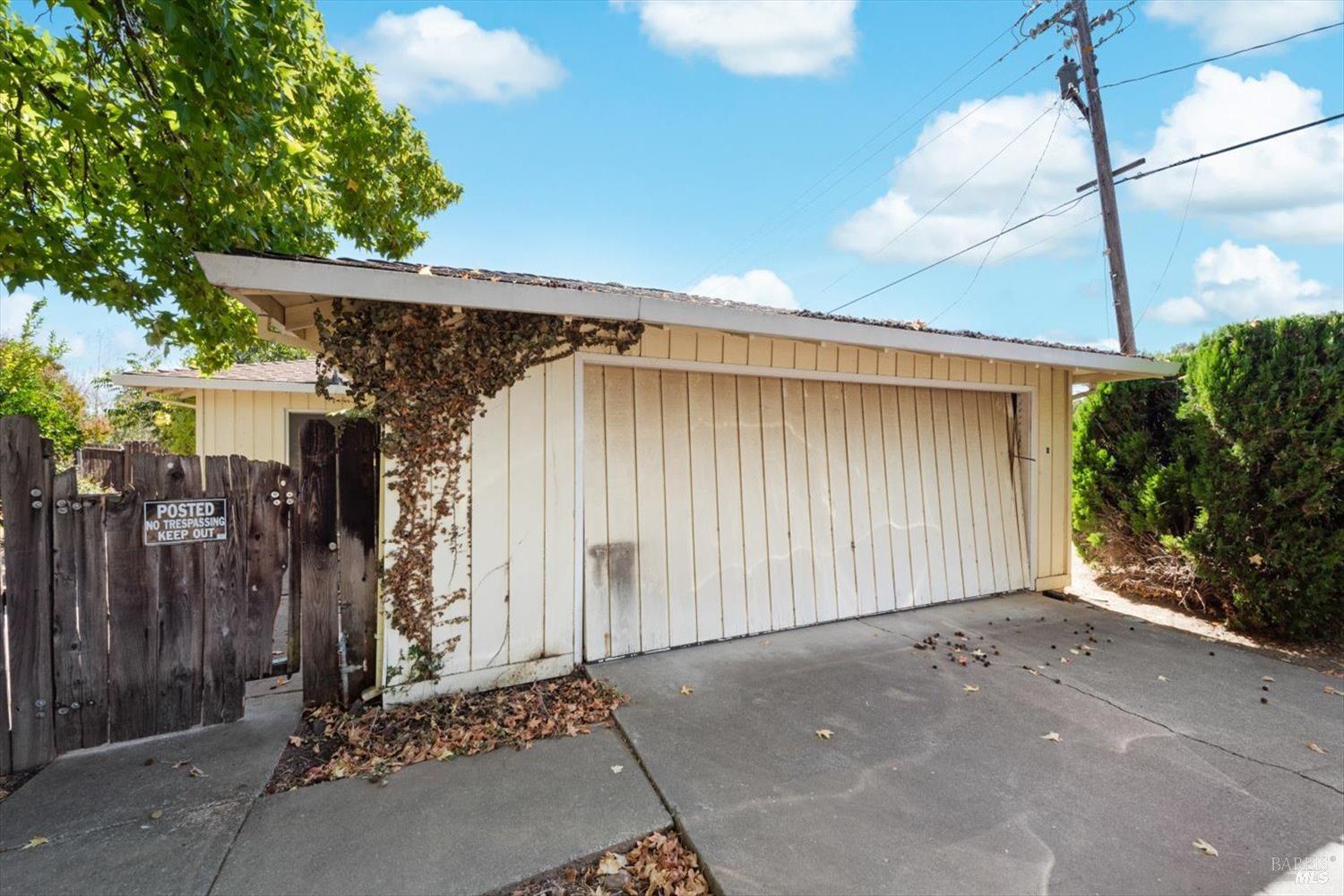 Detail Gallery Image 4 of 28 For 349 Lovers Ln, Vacaville,  CA 95688 - 3 Beds | 2 Baths