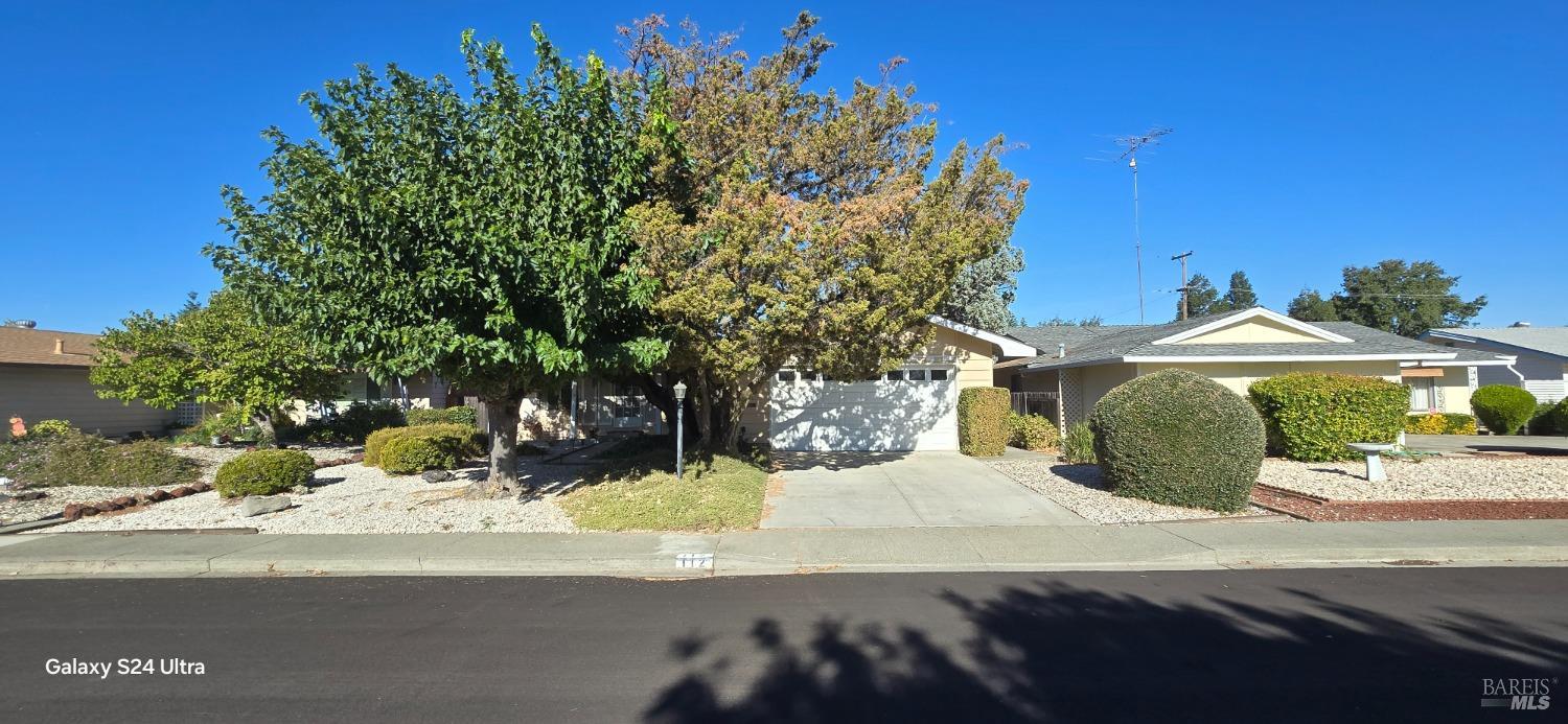 Detail Gallery Image 1 of 11 For 112 Yosemite Cir, Vacaville,  CA 95687 - 2 Beds | 1 Baths