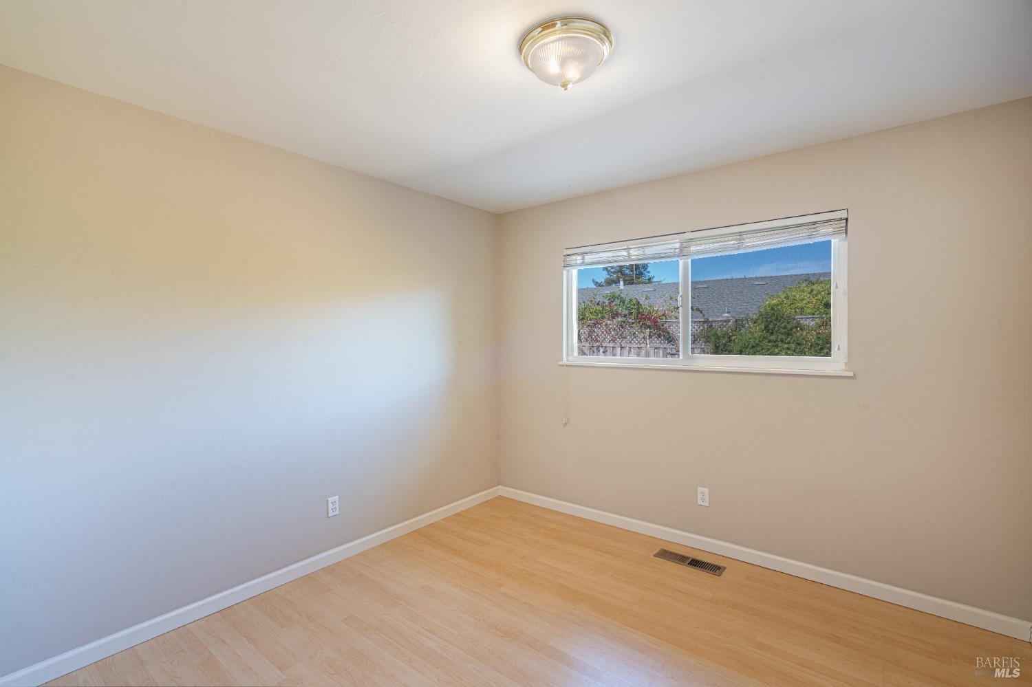 Detail Gallery Image 26 of 52 For 2711 Wawona Ct, Santa Rosa,  CA 95405 - 3 Beds | 2 Baths