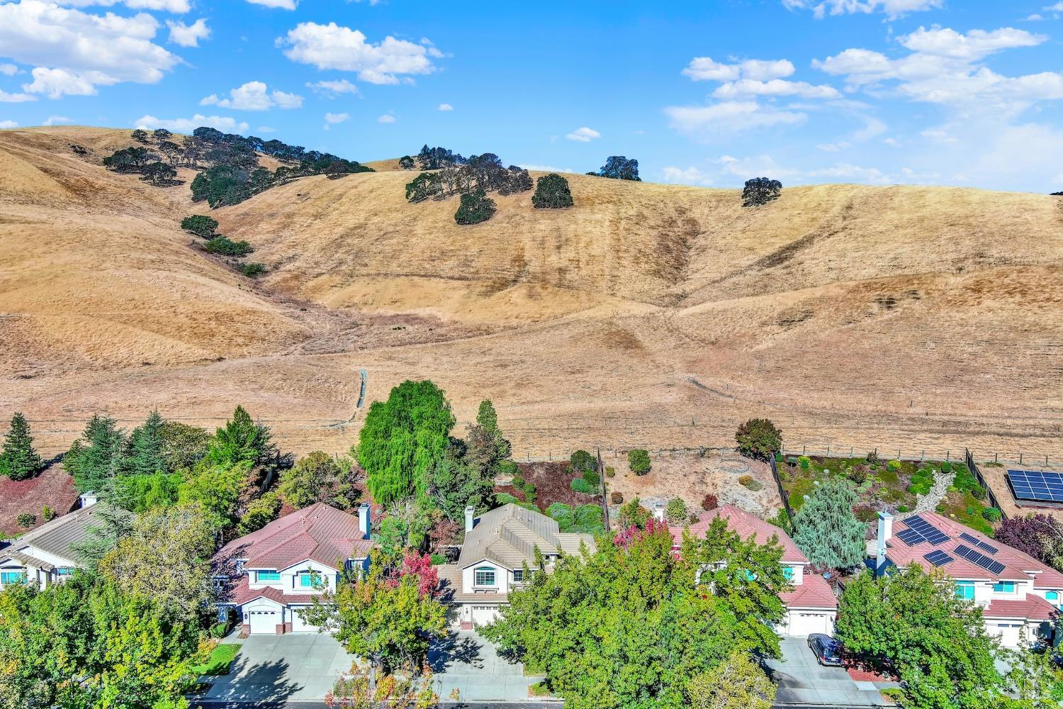 Detail Gallery Image 3 of 71 For 3833 Rollingwood Dr, Fairfield,  CA 94534 - 4 Beds | 2/1 Baths