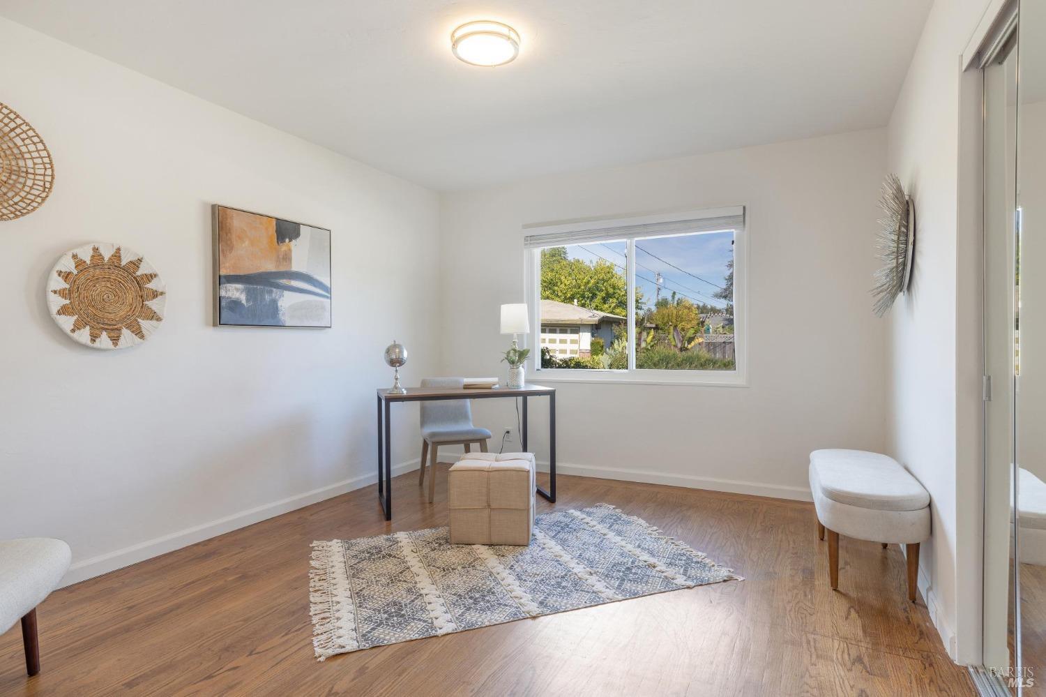 Detail Gallery Image 25 of 36 For 101 Hawthorne Way, San Rafael,  CA 94903 - 3 Beds | 1 Baths