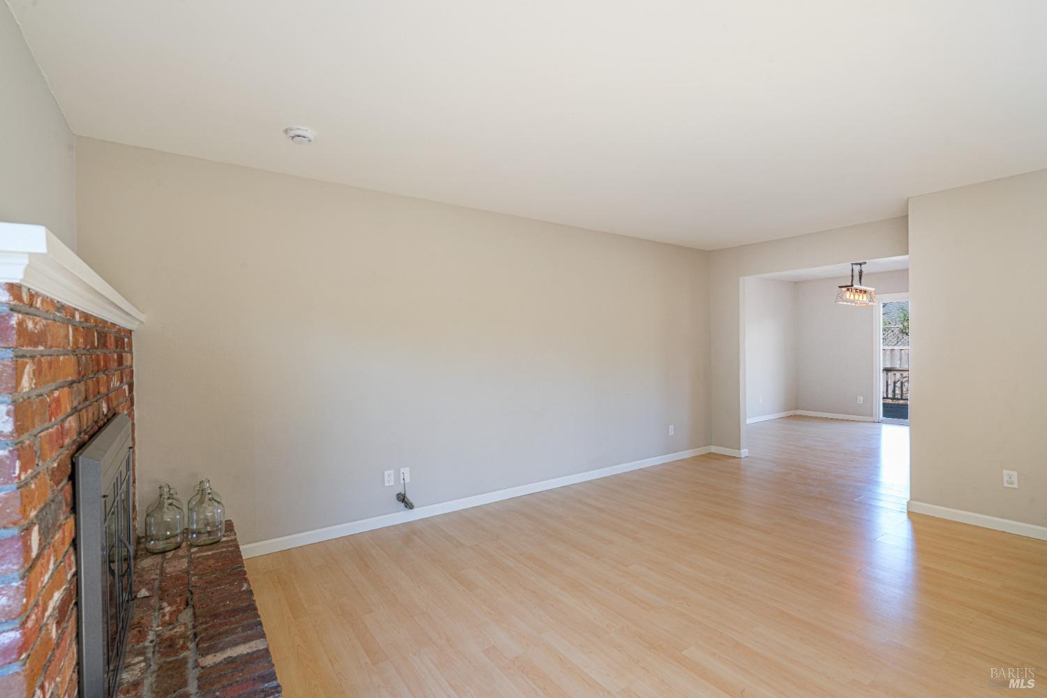 Detail Gallery Image 6 of 52 For 2711 Wawona Ct, Santa Rosa,  CA 95405 - 3 Beds | 2 Baths