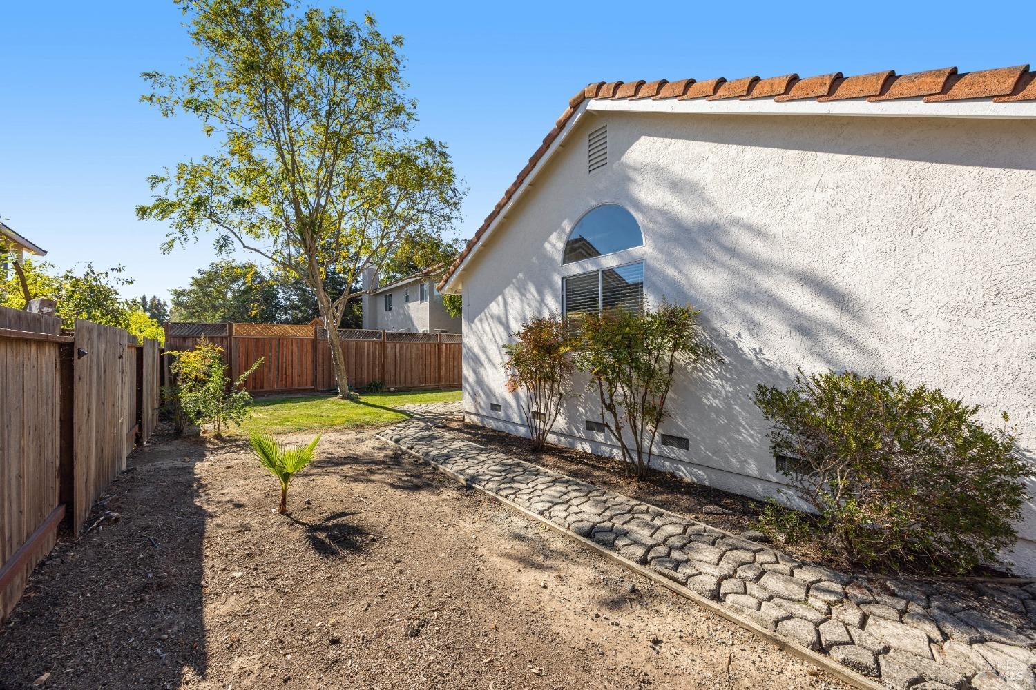 Detail Gallery Image 44 of 47 For 2158 Francisco Ave, Santa Rosa,  CA 95403 - 3 Beds | 2 Baths