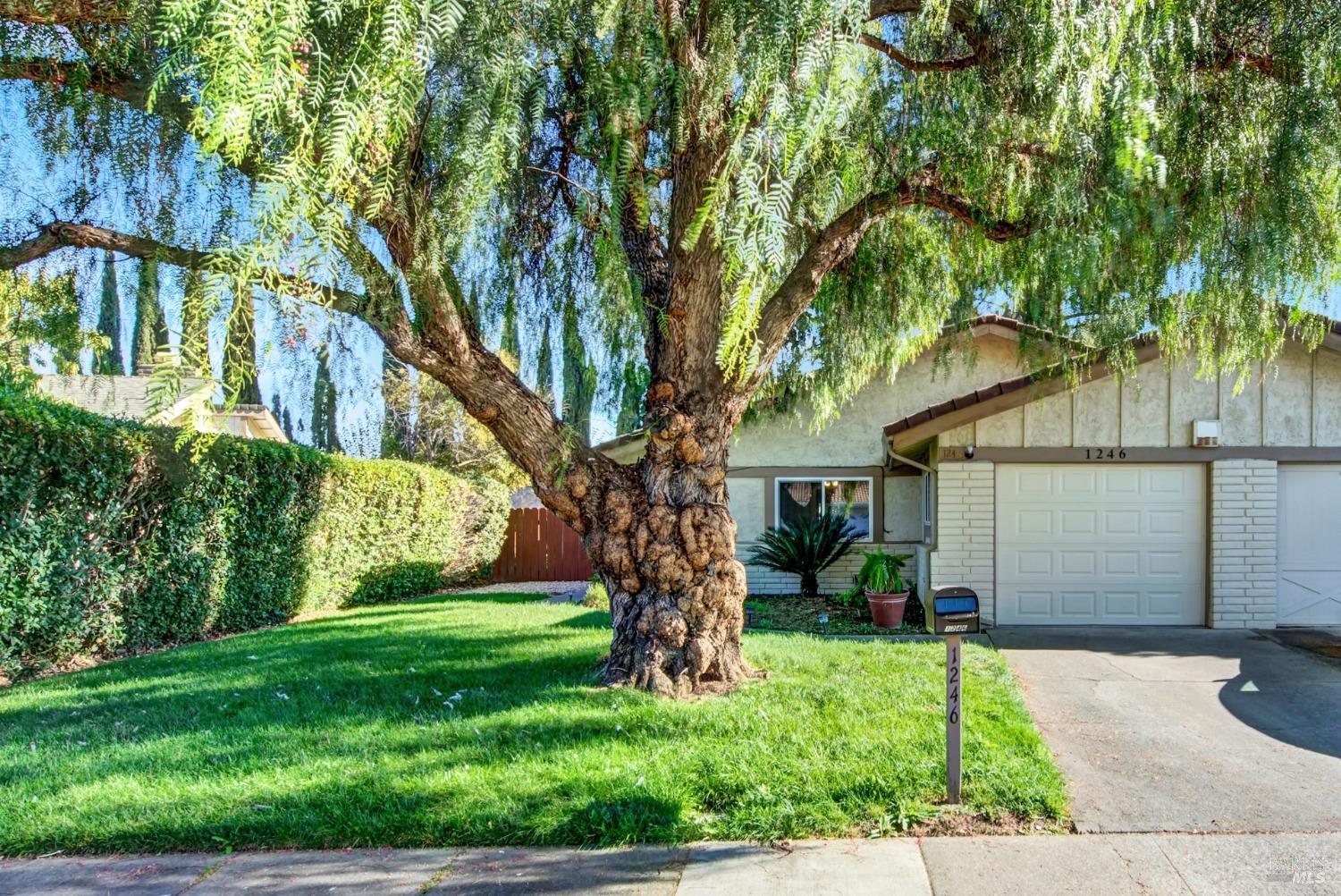 Detail Gallery Image 1 of 1 For 1246 Hartford Cir, Fairfield,  CA 94534 - 2 Beds | 2 Baths