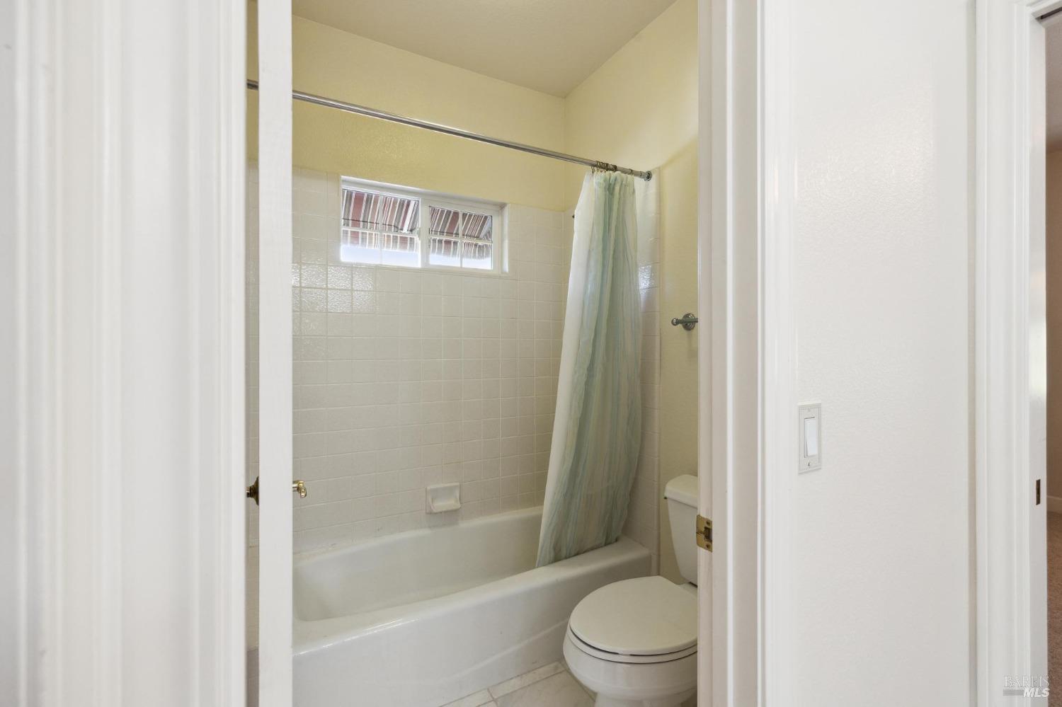 Detail Gallery Image 27 of 36 For 1166 Meadowcreek Cir, Saint Helena,  CA 94574 - 3 Beds | 2/1 Baths