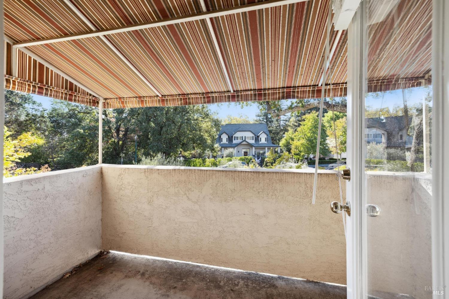 Detail Gallery Image 19 of 36 For 1166 Meadowcreek Cir, Saint Helena,  CA 94574 - 3 Beds | 2/1 Baths