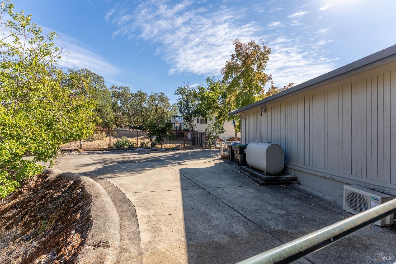 Detail Gallery Image 47 of 60 For 1800 Ridge Rd, Ukiah,  CA 95482 - 4 Beds | 2/1 Baths