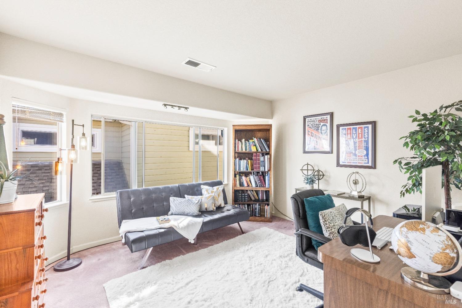 Detail Gallery Image 41 of 54 For 15 Marina Ridge Ct, Vallejo,  CA 94591 - 3 Beds | 2/1 Baths