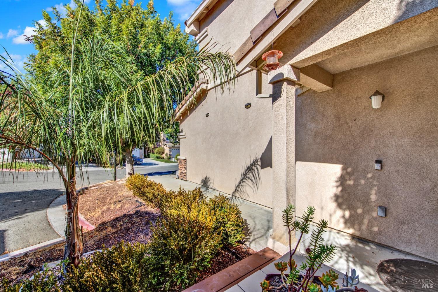 Detail Gallery Image 10 of 66 For 15 Cardinale Ct, Pittsburg,  CA 94565 - 3 Beds | 2/1 Baths