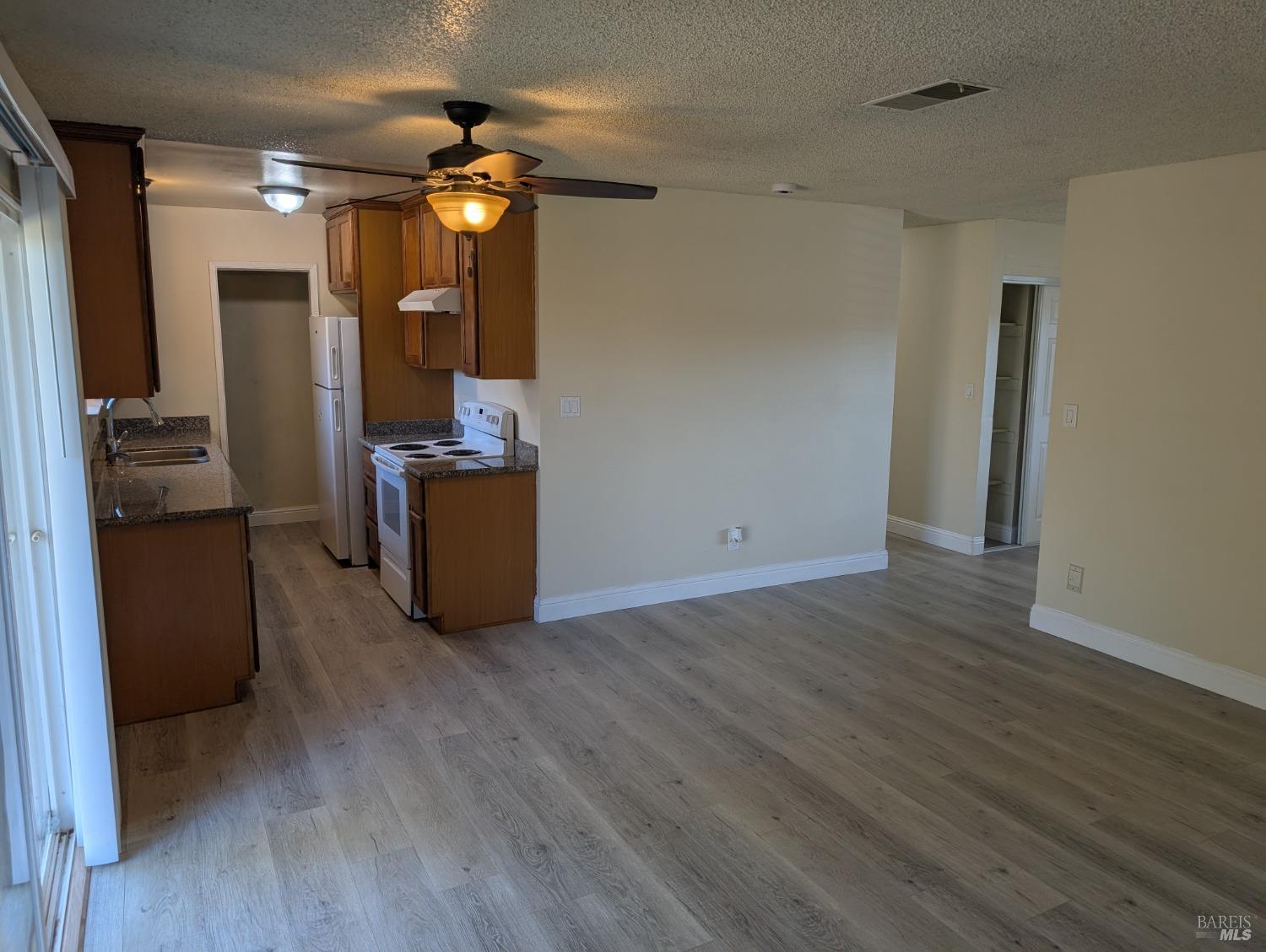 Detail Gallery Image 10 of 21 For 228 Long St, Suisun City,  CA 94585 - 3 Beds | 2 Baths