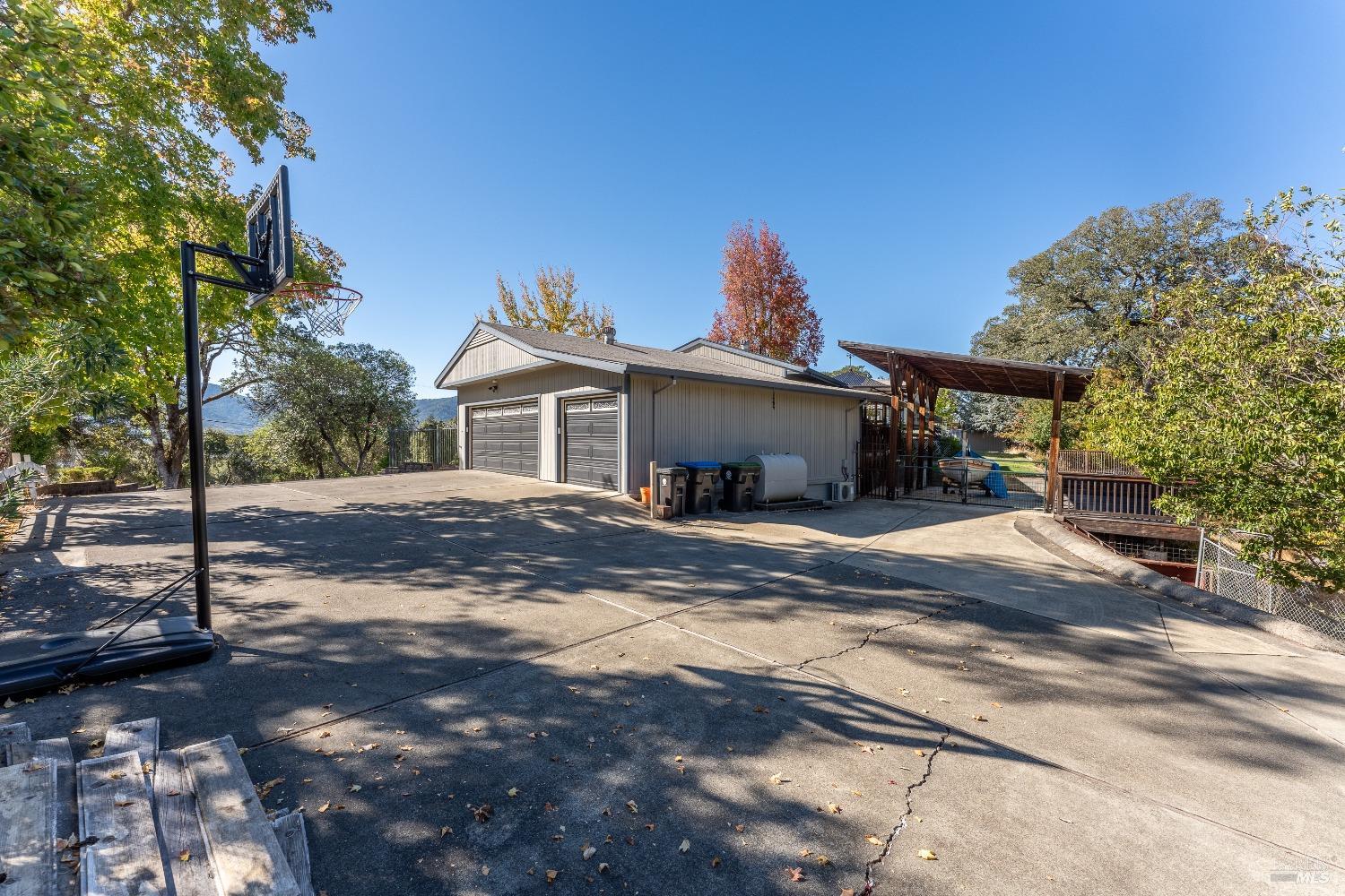 Detail Gallery Image 46 of 60 For 1800 Ridge Rd, Ukiah,  CA 95482 - 4 Beds | 2/1 Baths