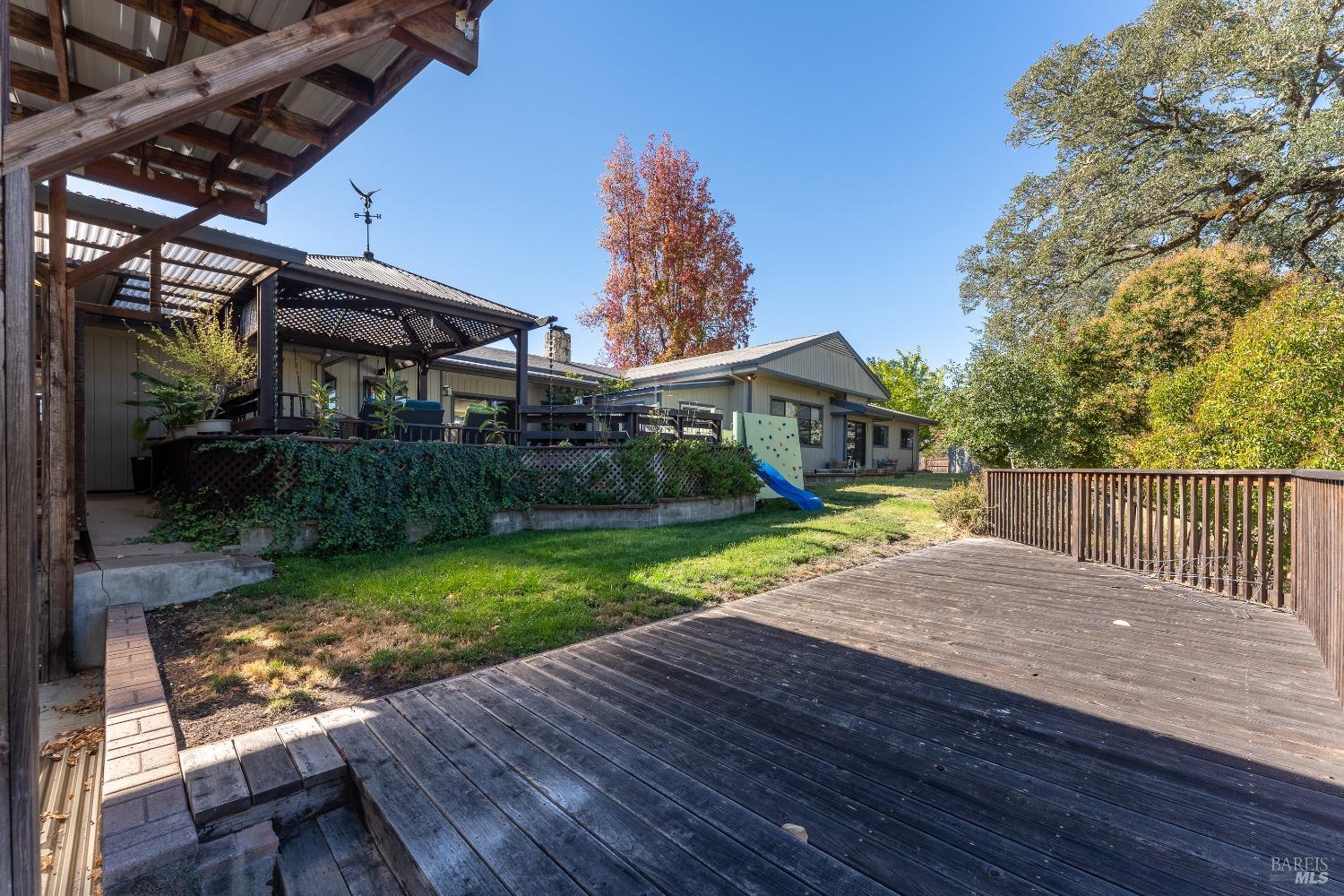 Detail Gallery Image 40 of 60 For 1800 Ridge Rd, Ukiah,  CA 95482 - 4 Beds | 2/1 Baths