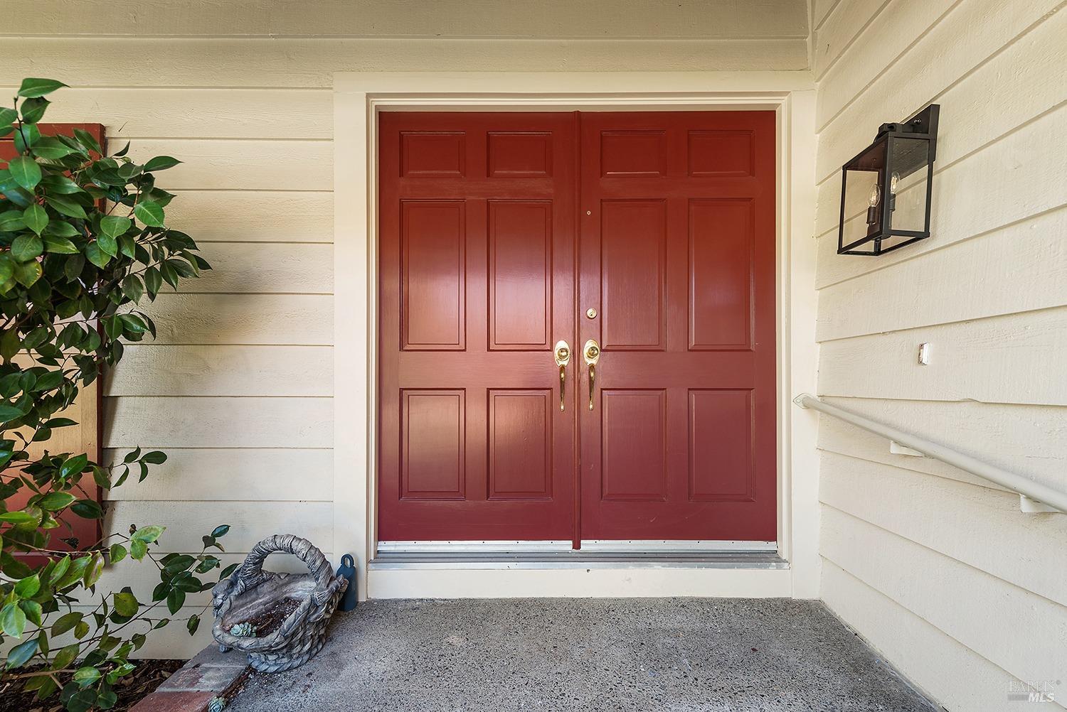 Detail Gallery Image 5 of 40 For 1940 Las Gallinas Ave, San Rafael,  CA 94903 - 5 Beds | 3 Baths