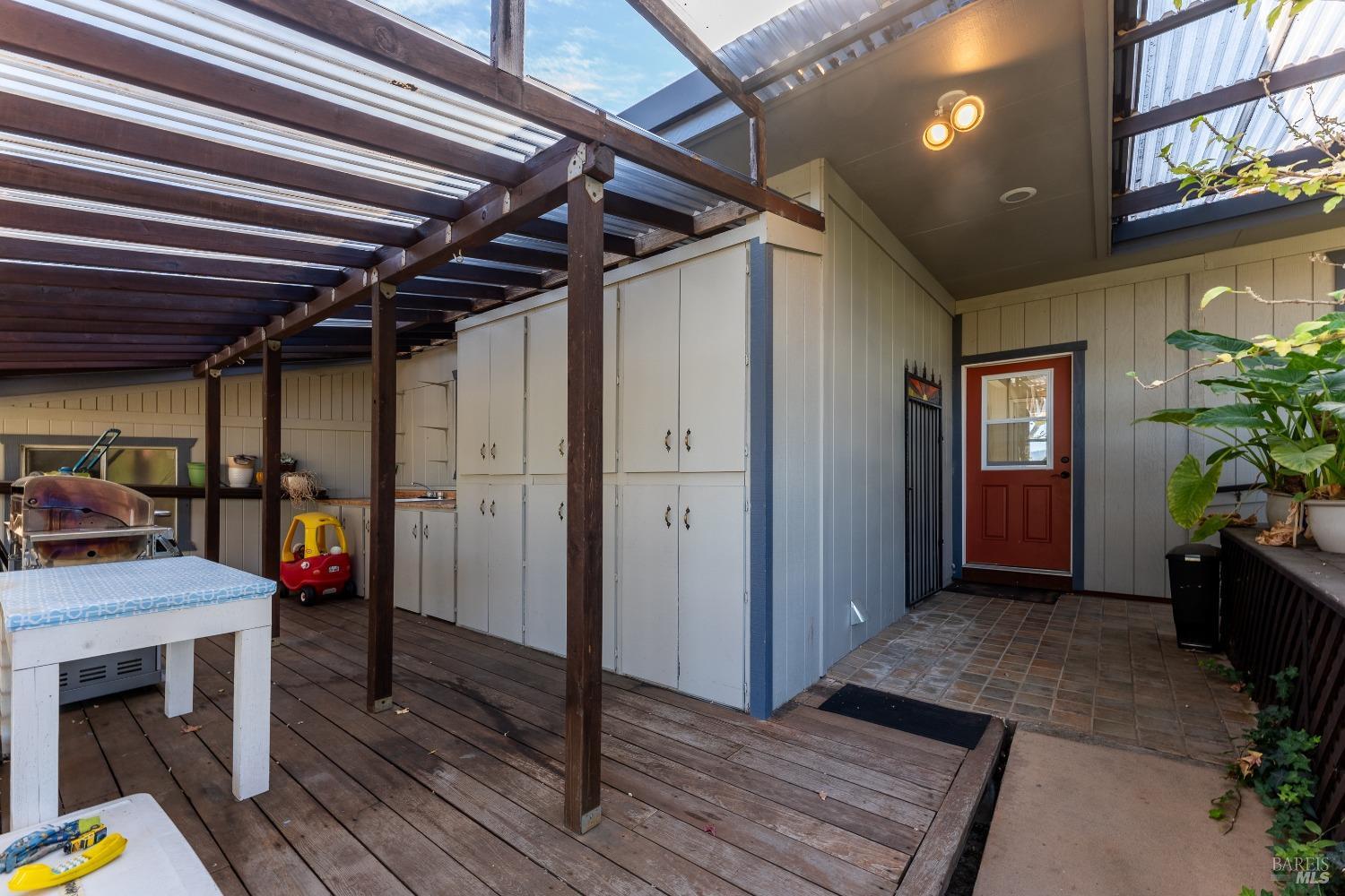 Detail Gallery Image 39 of 60 For 1800 Ridge Rd, Ukiah,  CA 95482 - 4 Beds | 2/1 Baths