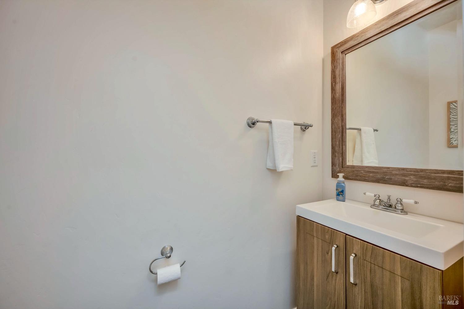 Detail Gallery Image 15 of 22 For 15425 Graham St, Middletown,  CA 95461 - 3 Beds | 2/1 Baths