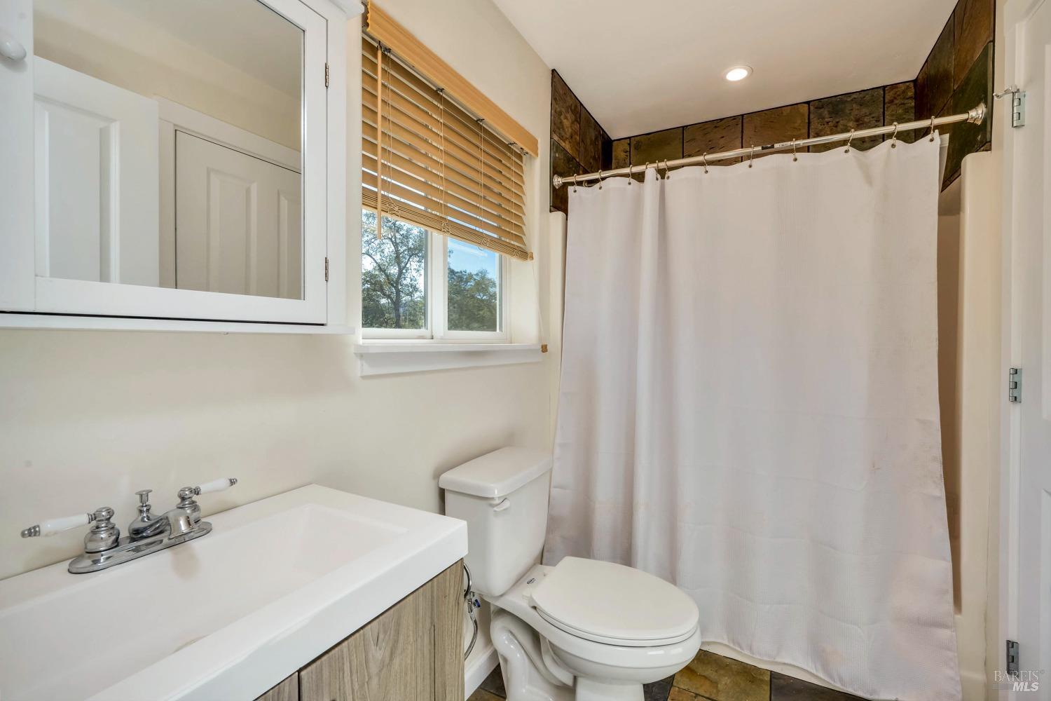 Detail Gallery Image 17 of 22 For 15425 Graham St, Middletown,  CA 95461 - 3 Beds | 2/1 Baths