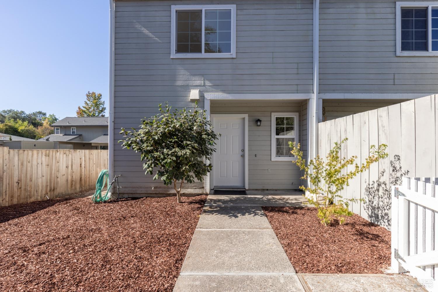 Detail Gallery Image 1 of 1 For 1466 Townview Ave, Santa Rosa,  CA 95405 - 2 Beds | 1/1 Baths