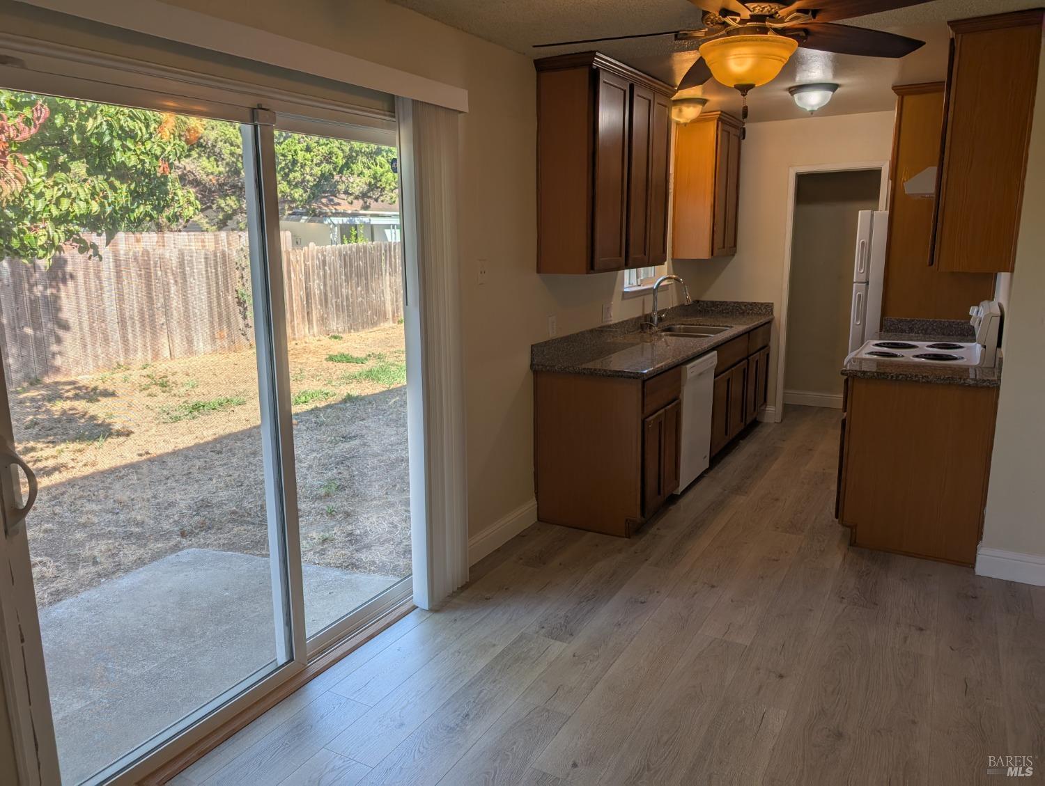 Detail Gallery Image 11 of 21 For 228 Long St, Suisun City,  CA 94585 - 3 Beds | 2 Baths