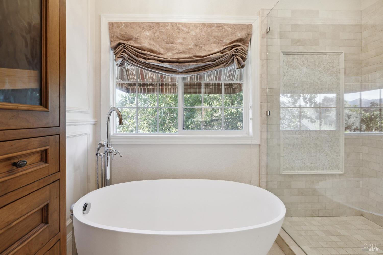 Detail Gallery Image 21 of 36 For 1166 Meadowcreek Cir, Saint Helena,  CA 94574 - 3 Beds | 2/1 Baths