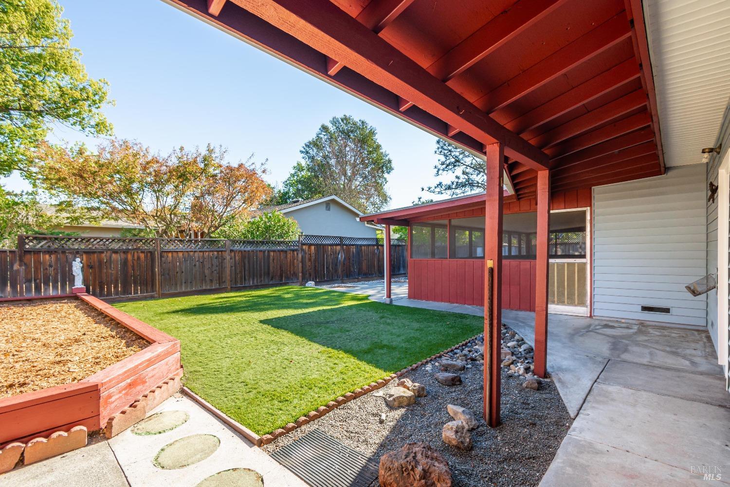 Detail Gallery Image 13 of 41 For 18443 Arnold Dr, Sonoma,  CA 95476 - 3 Beds | 2 Baths