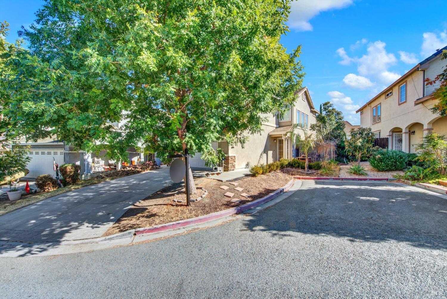 Detail Gallery Image 5 of 66 For 15 Cardinale Ct, Pittsburg,  CA 94565 - 3 Beds | 2/1 Baths