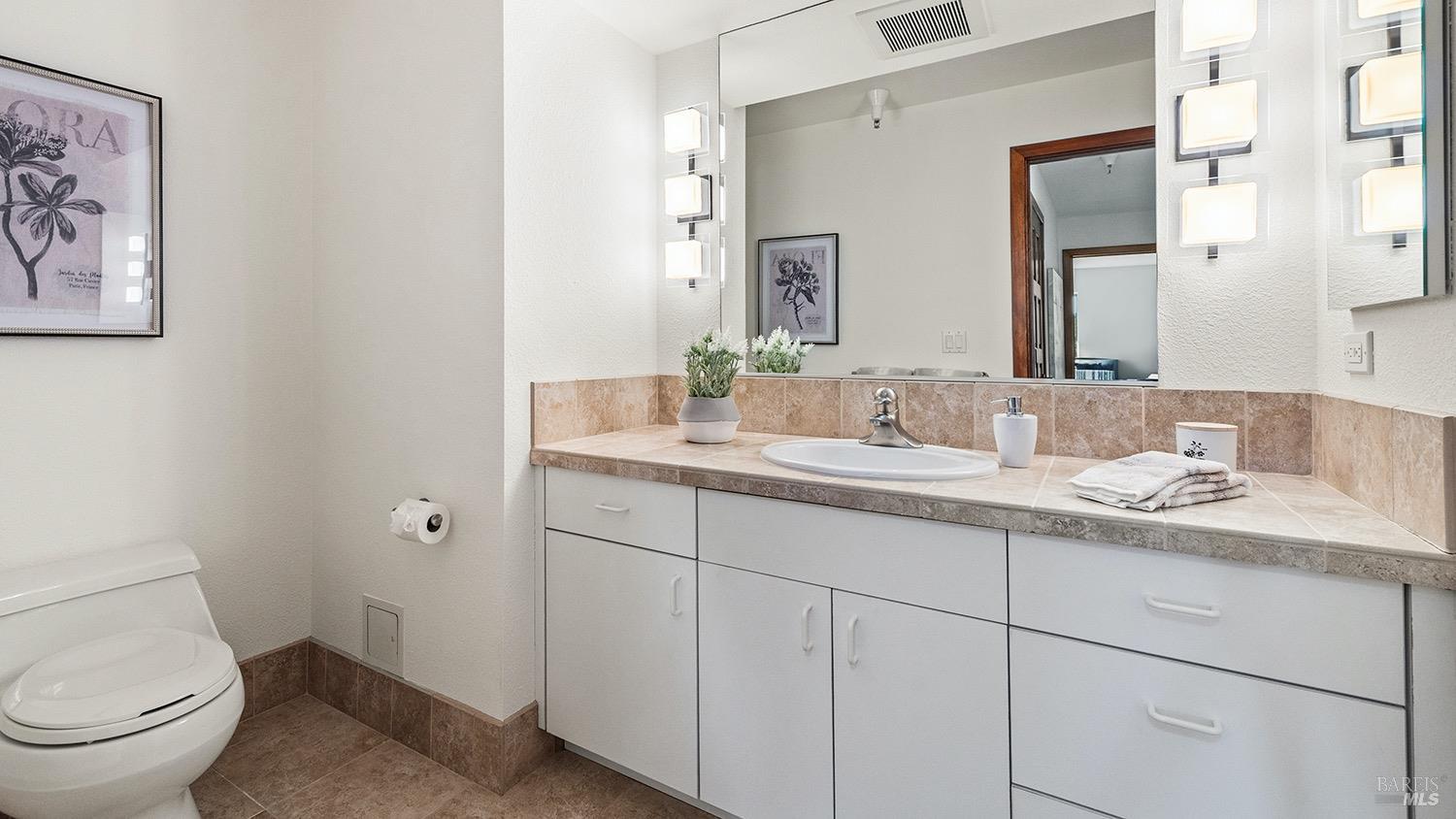 Detail Gallery Image 22 of 33 For 100 Thorndale Dr #247,  San Rafael,  CA 94903 - 2 Beds | 1/1 Baths