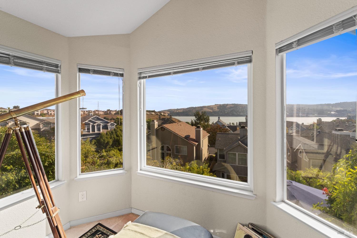 Detail Gallery Image 38 of 54 For 15 Marina Ridge Ct, Vallejo,  CA 94591 - 3 Beds | 2/1 Baths