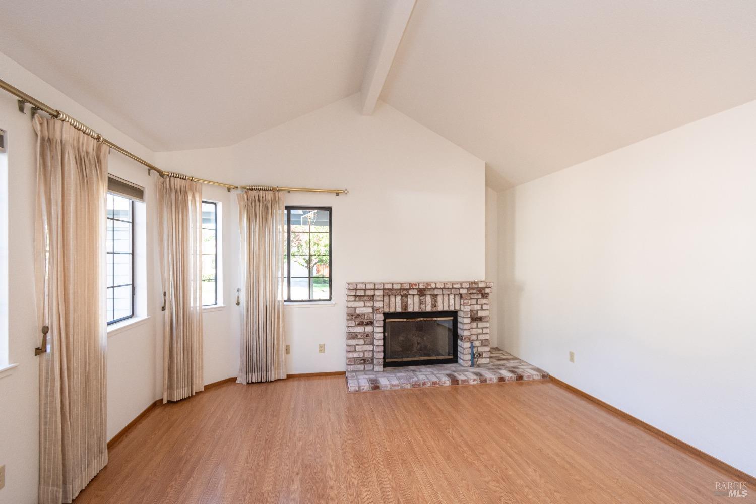 Detail Gallery Image 3 of 47 For 140 S Temelec Cir, Sonoma,  CA 95476 - 2 Beds | 2 Baths