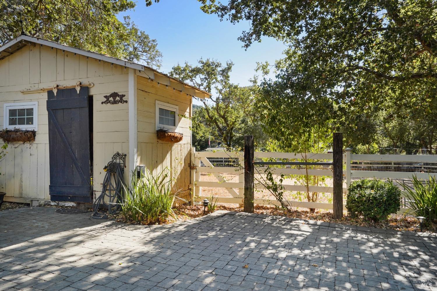 Detail Gallery Image 16 of 25 For 1846 Indian Valley Rd, Novato,  CA 94947 - 1 Beds | 1 Baths