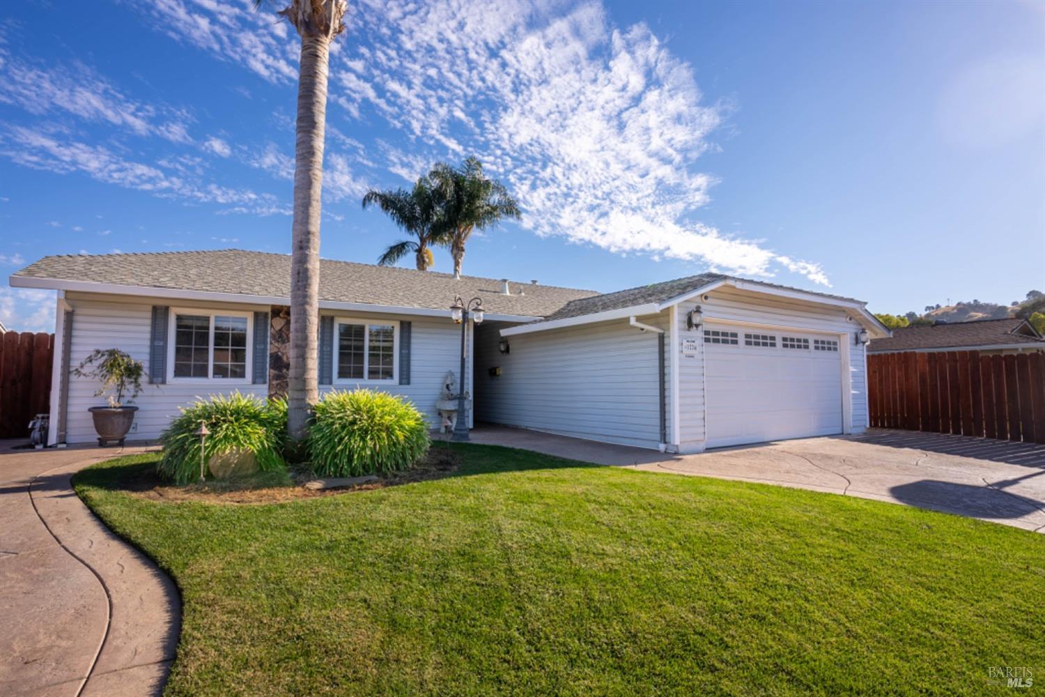 Detail Gallery Image 1 of 28 For 1234 Alderwood Way, Vacaville,  CA 95687 - 3 Beds | 2 Baths