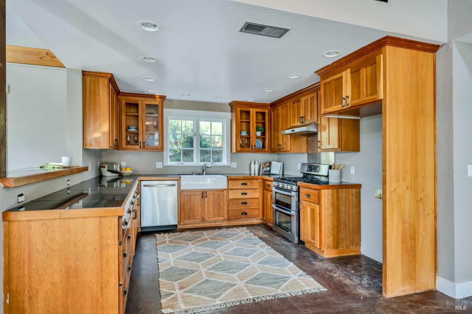 Detail Gallery Image 8 of 31 For 18115 Diamond Ridge Rd, Lower Lake,  CA 95457 - 3 Beds | 2 Baths