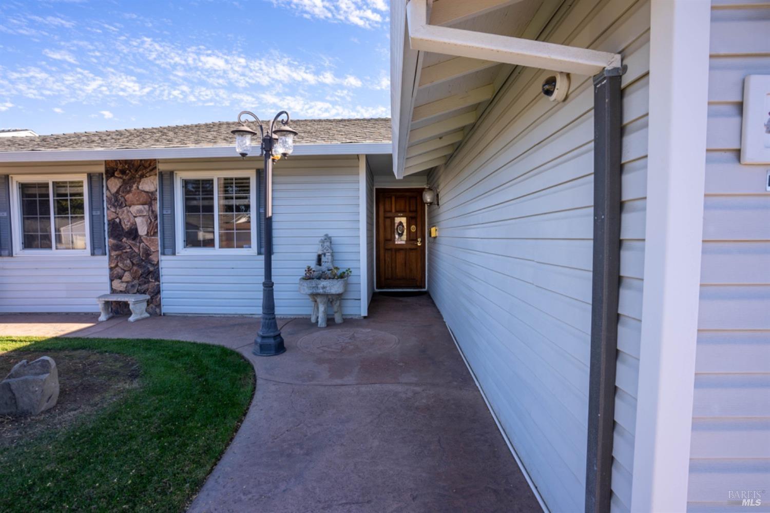 Detail Gallery Image 4 of 28 For 1234 Alderwood Way, Vacaville,  CA 95687 - 3 Beds | 2 Baths