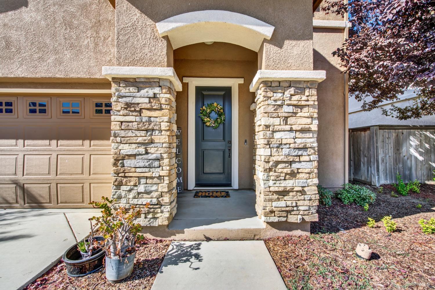 Detail Gallery Image 3 of 36 For 1165 Dartmouth Cir, Dixon,  CA 95620 - 3 Beds | 2/1 Baths