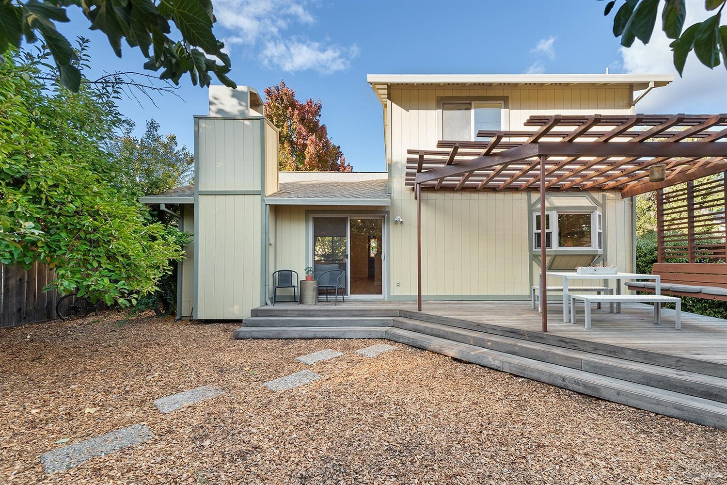 Detail Gallery Image 31 of 41 For 806 Canary Ct, Healdsburg,  CA 95448 - 3 Beds | 2/1 Baths