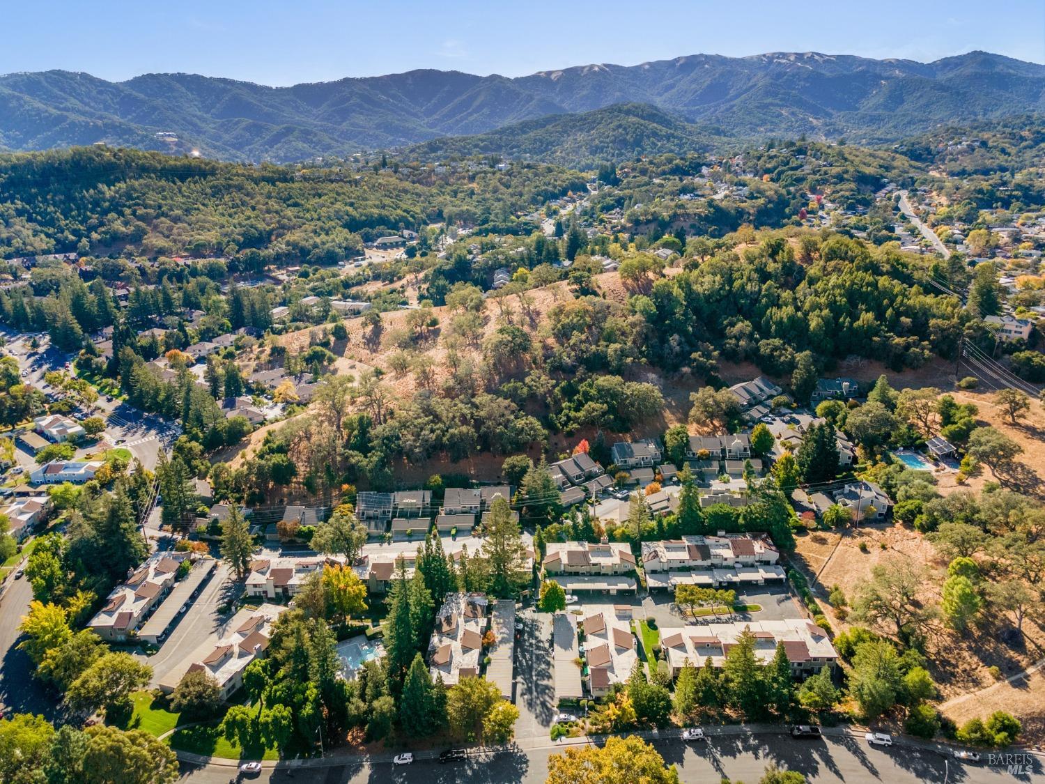 Detail Gallery Image 36 of 38 For 203 Albion Ct, Novato,  CA 94947 - 3 Beds | 2/1 Baths