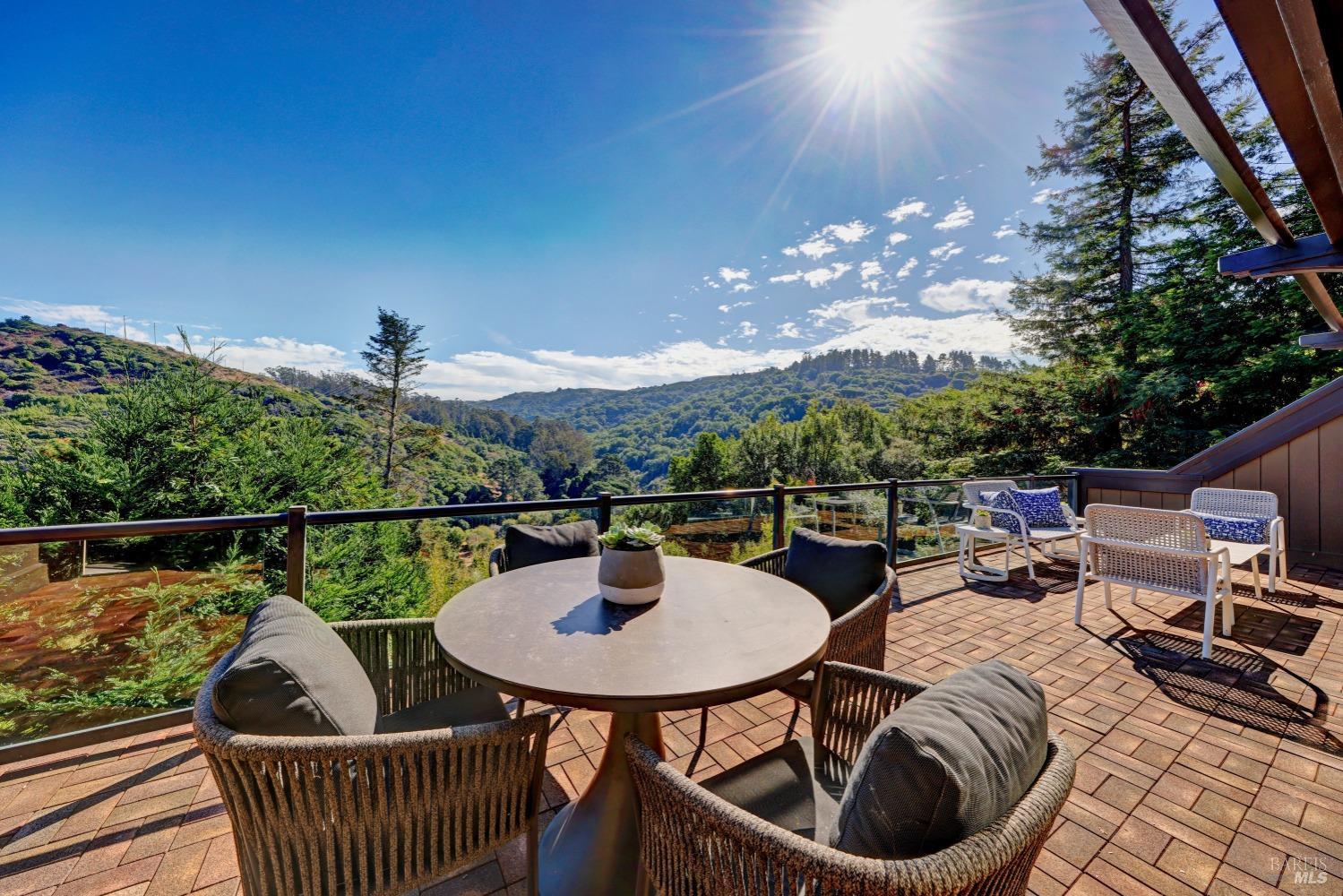 Detail Gallery Image 21 of 26 For 341 Carrera Dr, Mill Valley,  CA 94941 - 3 Beds | 3/1 Baths