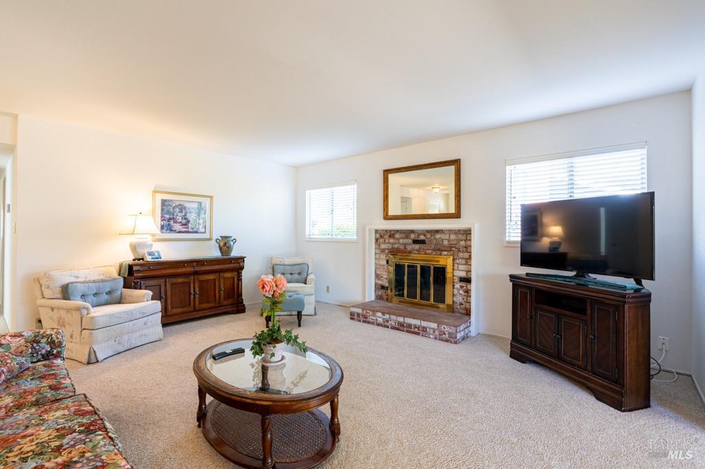 Detail Gallery Image 21 of 47 For 1563 Buchanan St, Novato,  CA 94947 - 4 Beds | 2 Baths