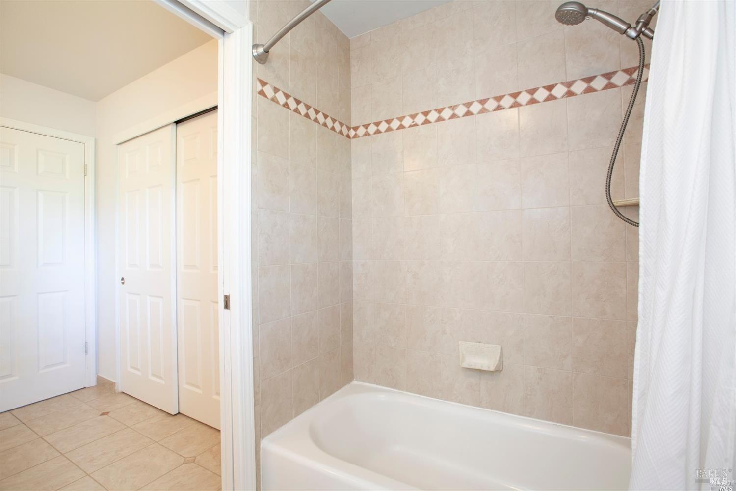 Detail Gallery Image 18 of 21 For 18869 Beatrice Dr, Sonoma,  CA 95476 - 3 Beds | 2/1 Baths