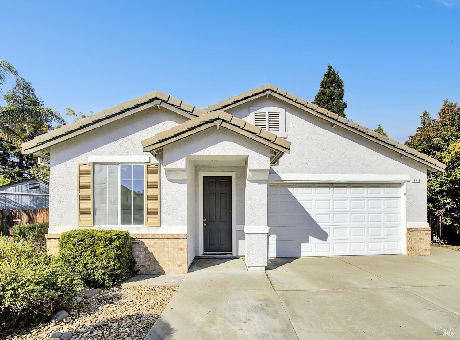 Detail Gallery Image 1 of 57 For 949 Summerbreeze Ct, Vacaville,  CA 95687 - 3 Beds | 2 Baths