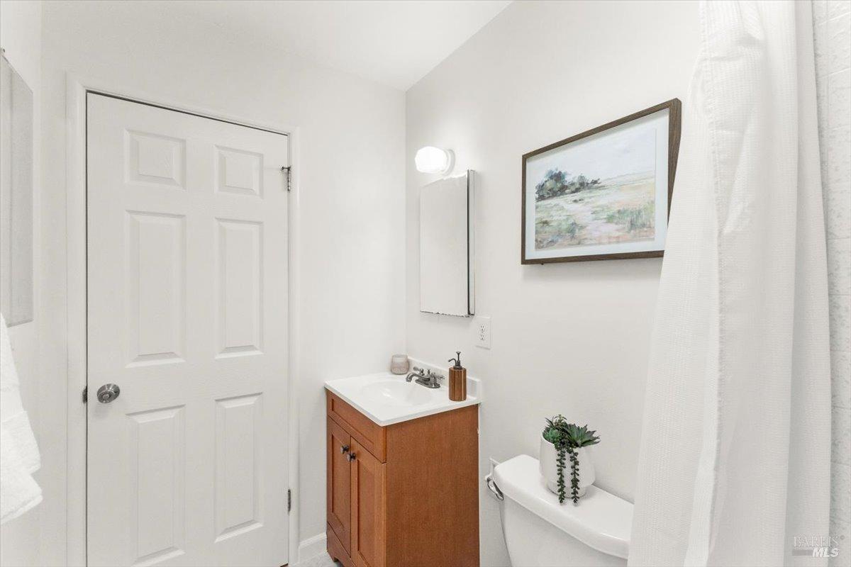 Detail Gallery Image 17 of 37 For 711 Sterling Ct, Santa Rosa,  CA 95401 - 3 Beds | 2 Baths