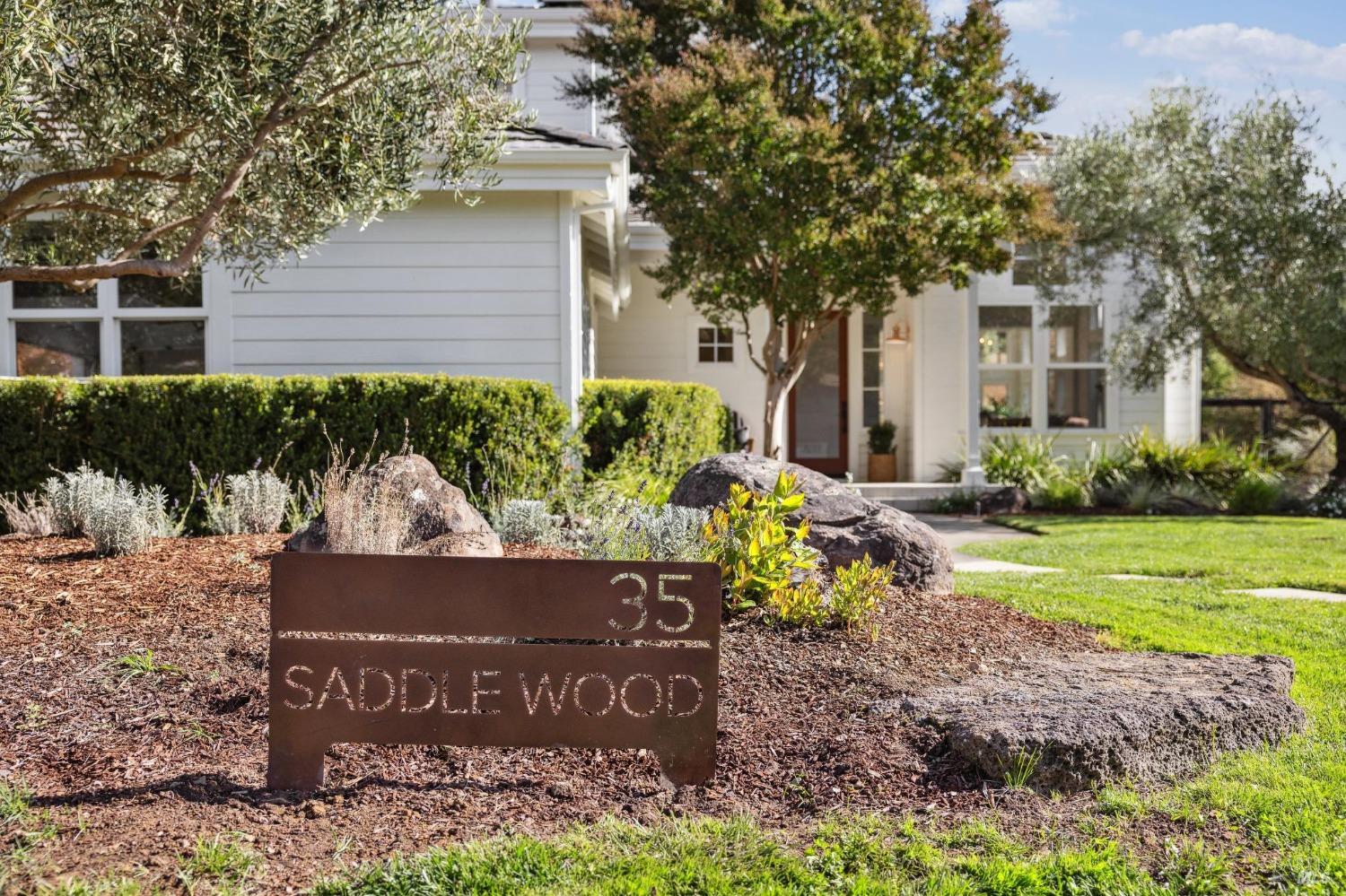 Detail Gallery Image 2 of 52 For 35 Saddle Wood Dr, Novato,  CA 94945 - 4 Beds | 4 Baths