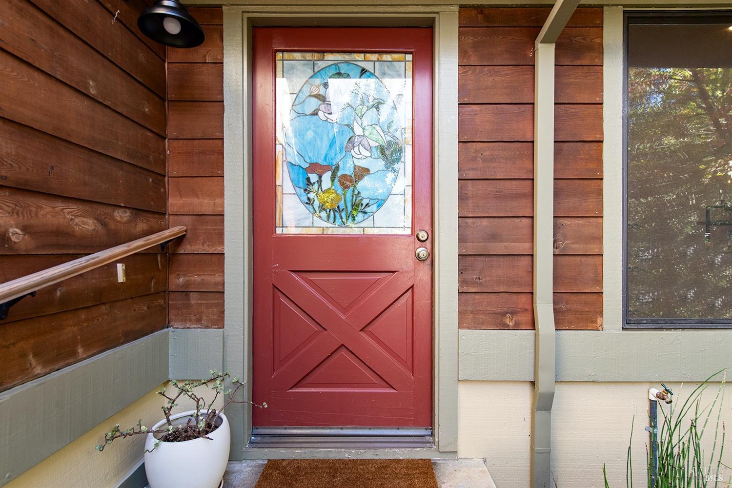 Detail Gallery Image 6 of 41 For 806 Canary Ct, Healdsburg,  CA 95448 - 3 Beds | 2/1 Baths