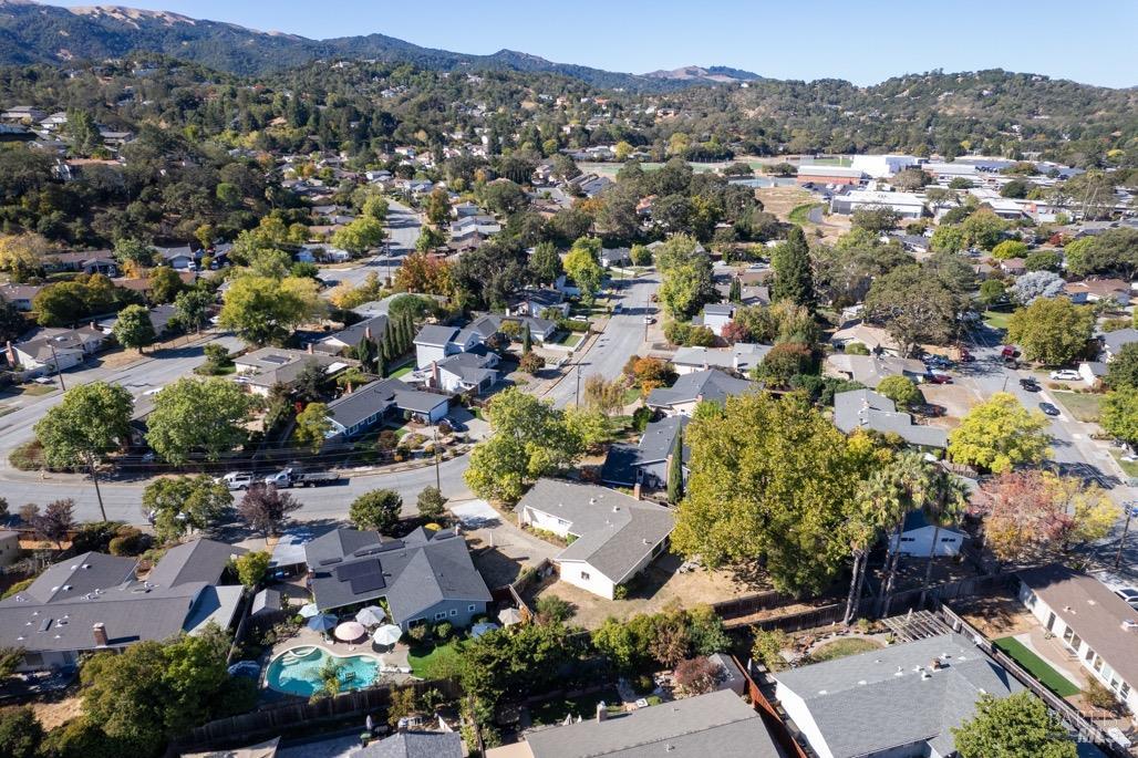 Detail Gallery Image 2 of 47 For 1563 Buchanan St, Novato,  CA 94947 - 4 Beds | 2 Baths