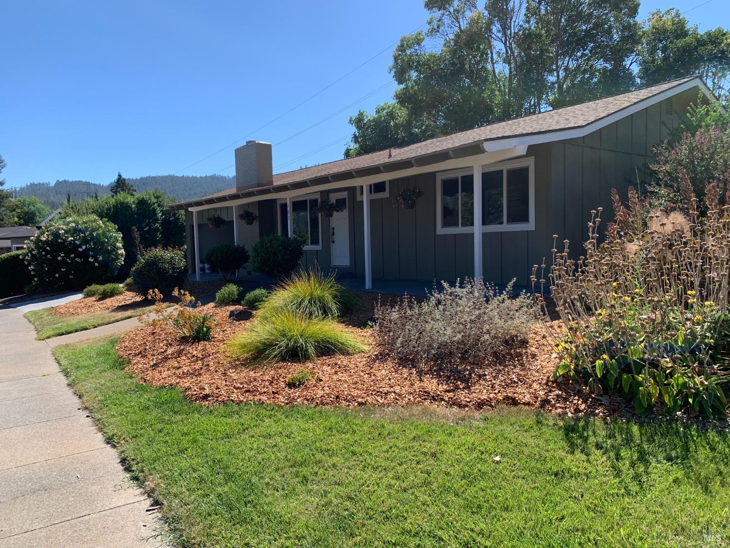 Detail Gallery Image 2 of 14 For 101 Oak Shadow Dr, Santa Rosa,  CA 95409 - 2 Beds | 2 Baths