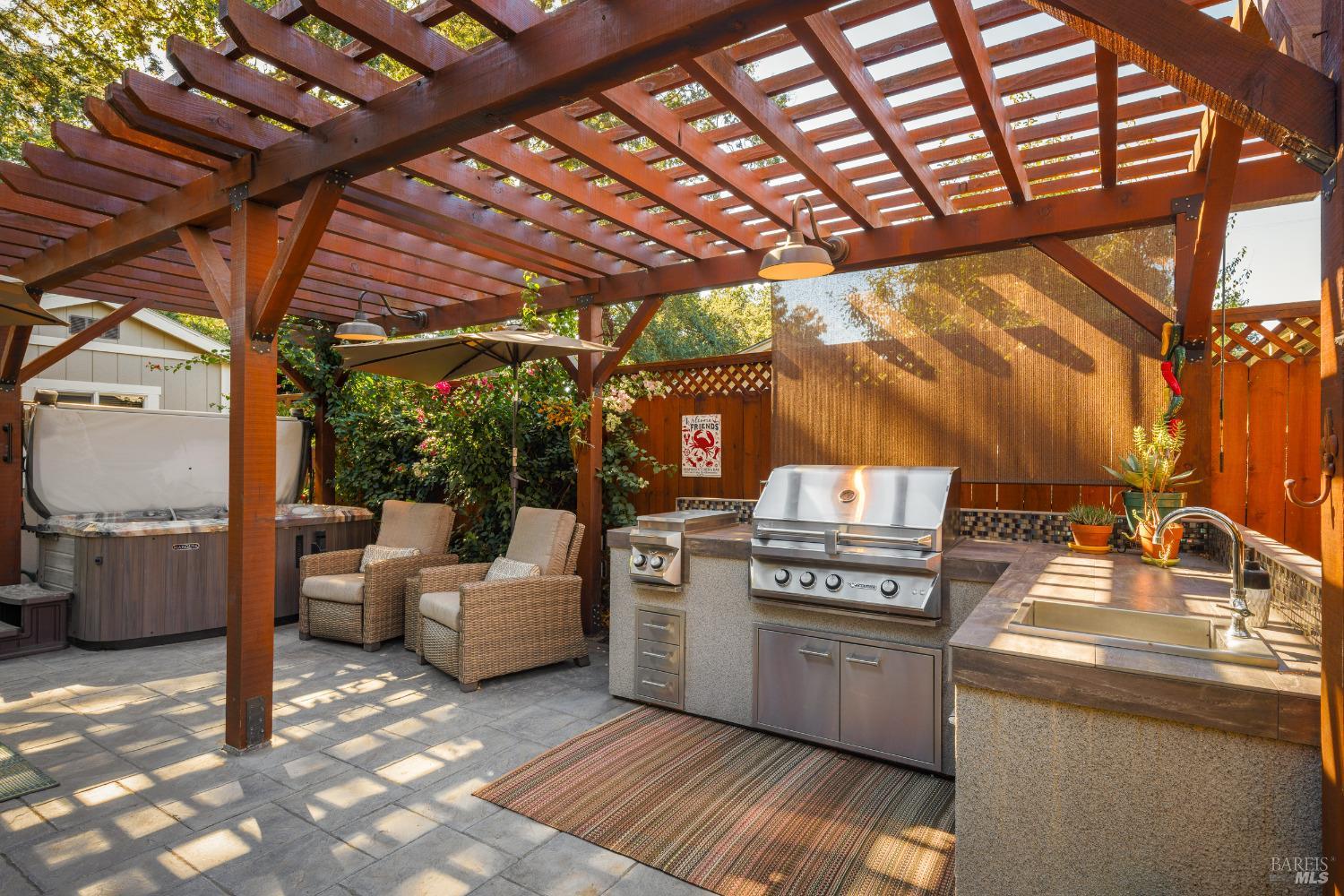 Detail Gallery Image 19 of 31 For 18070 Riverside Dr, Sonoma,  CA 95476 - 2 Beds | 2 Baths