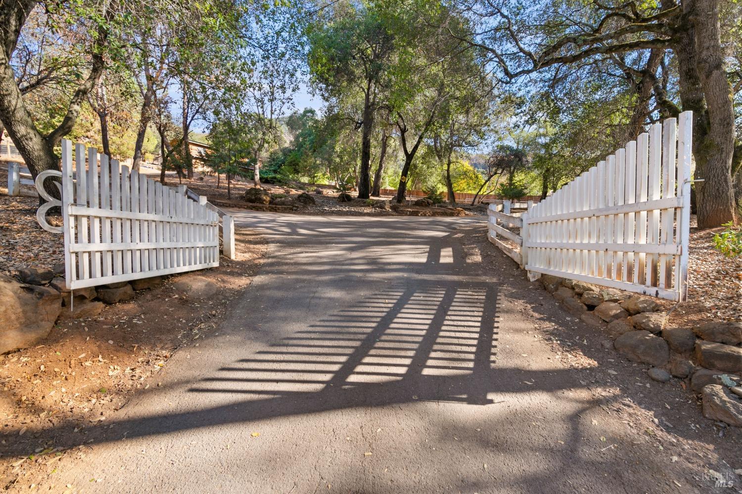 Detail Gallery Image 4 of 80 For 6625 Soda Bay Rd, Kelseyville,  CA 95451 - 3 Beds | 2/1 Baths