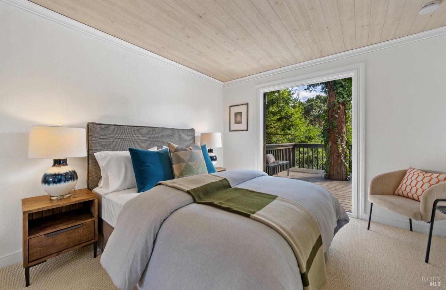 Detail Gallery Image 16 of 26 For 341 Carrera Dr, Mill Valley,  CA 94941 - 3 Beds | 3/1 Baths